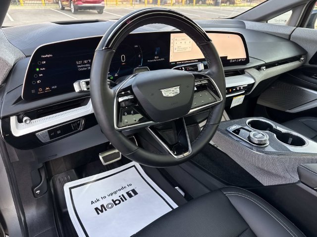 Certified 2025 Cadillac Optiq Sport 2 w/ LPO, Floor Liner Package AWD/4WD image 17