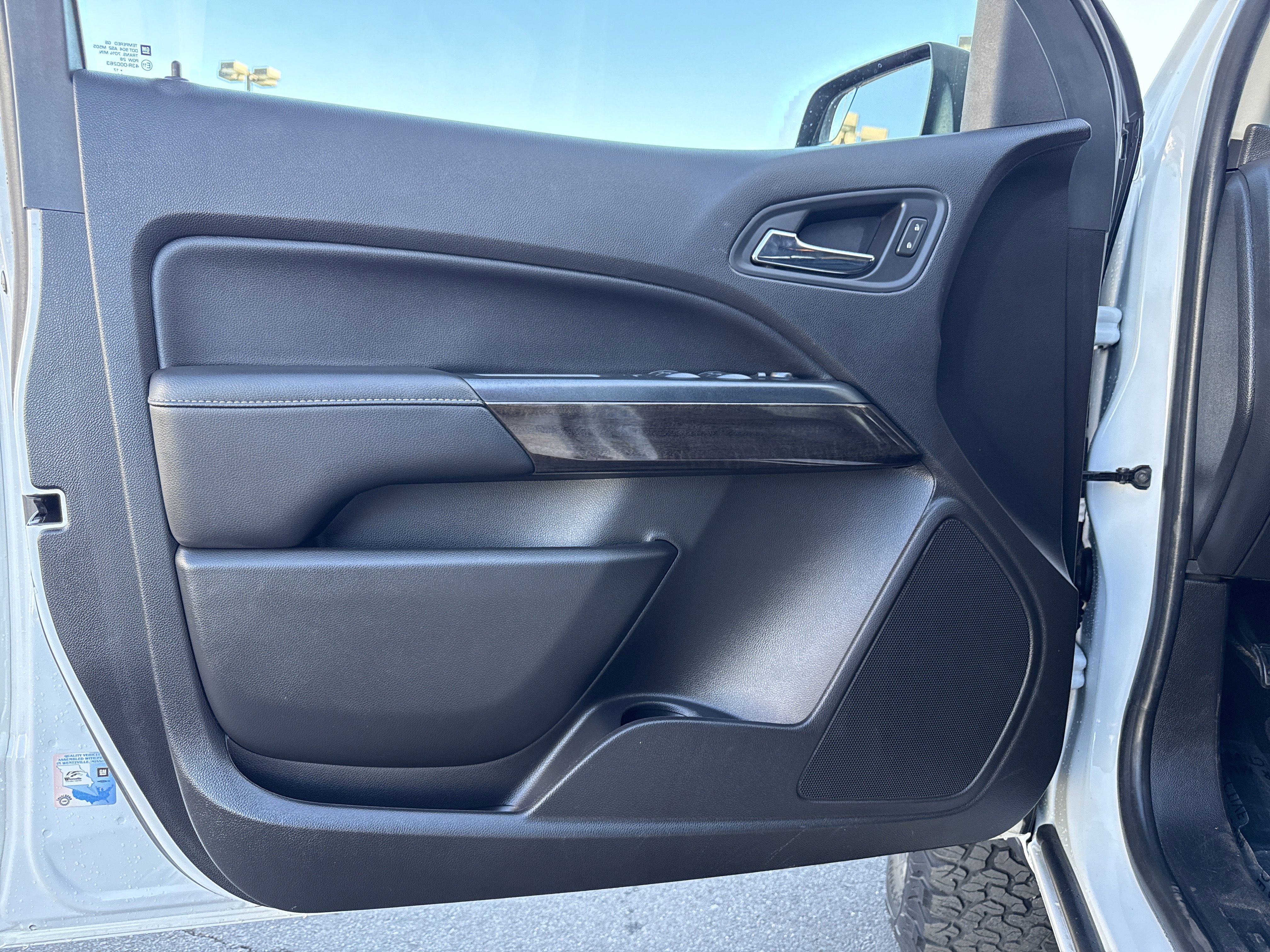 Used 2017 GMC Canyon SLT w/ Driver Alert Package image 21