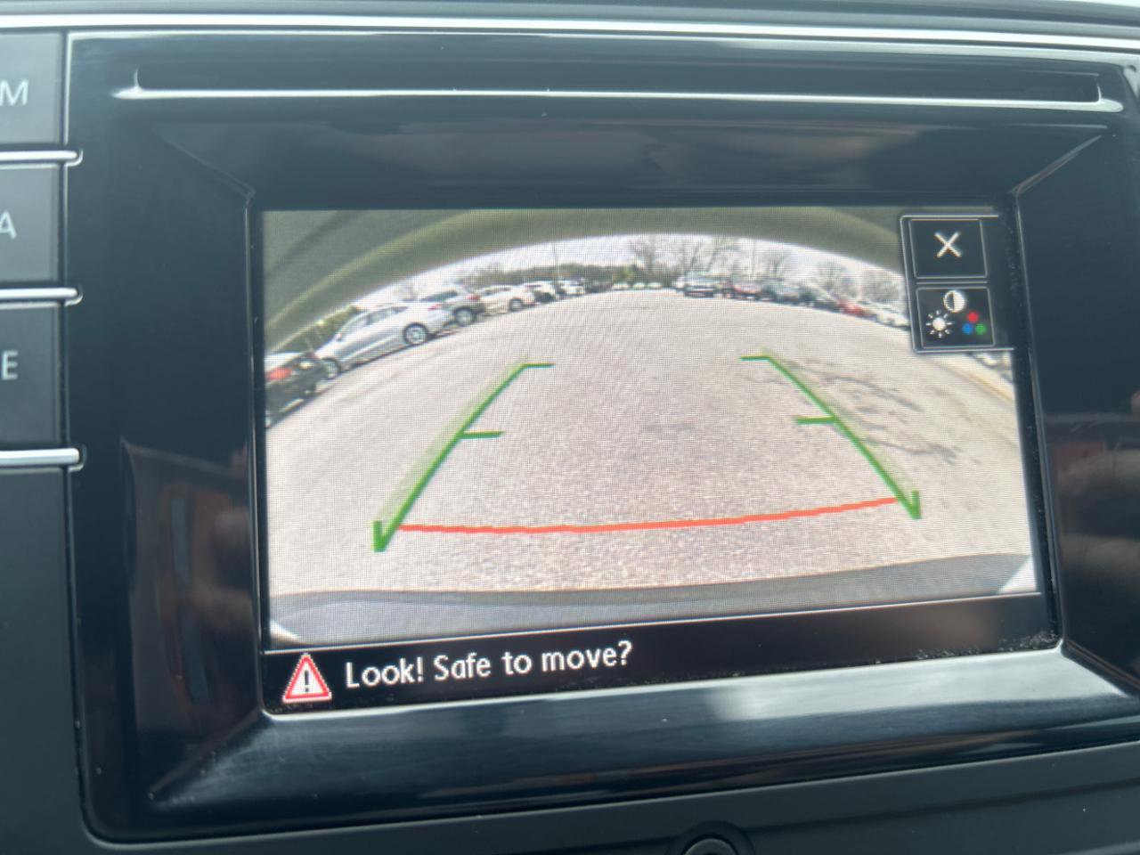 Used 2016 Volkswagen Tiguan S image 15