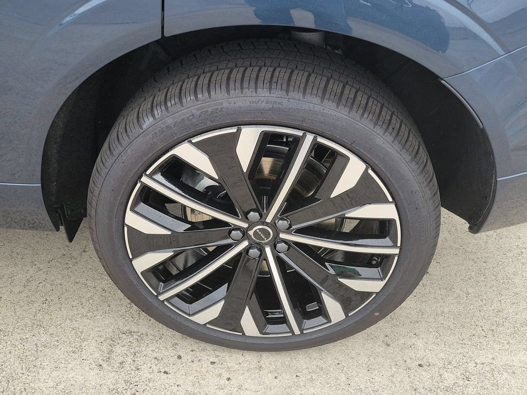 New 2026 Volvo XC60 T8 Ultra w/ Protection Package Premier AWD/4WD image 5