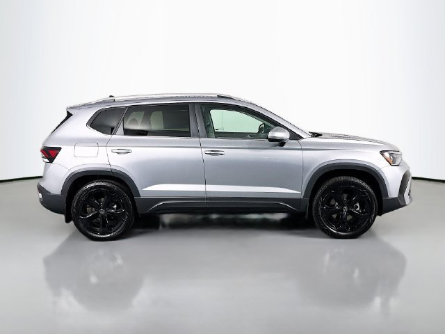 New 2026 Volkswagen Taos SEL AWD/4WD image 8