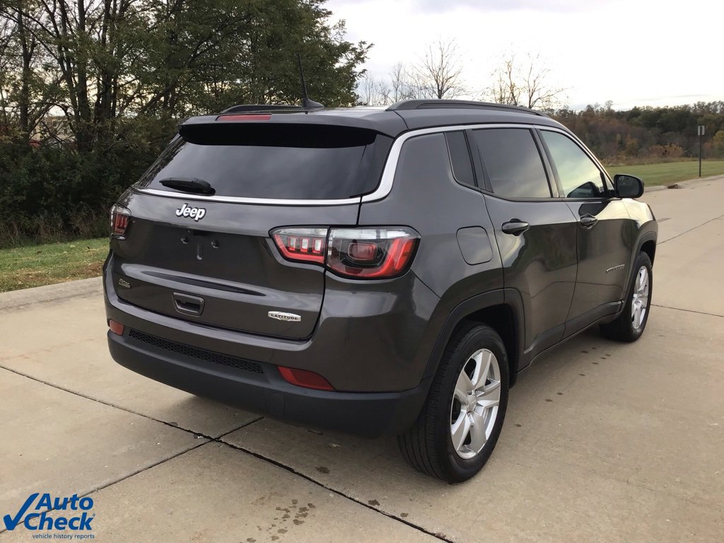 Used 2022 Jeep Compass Latitude image 3