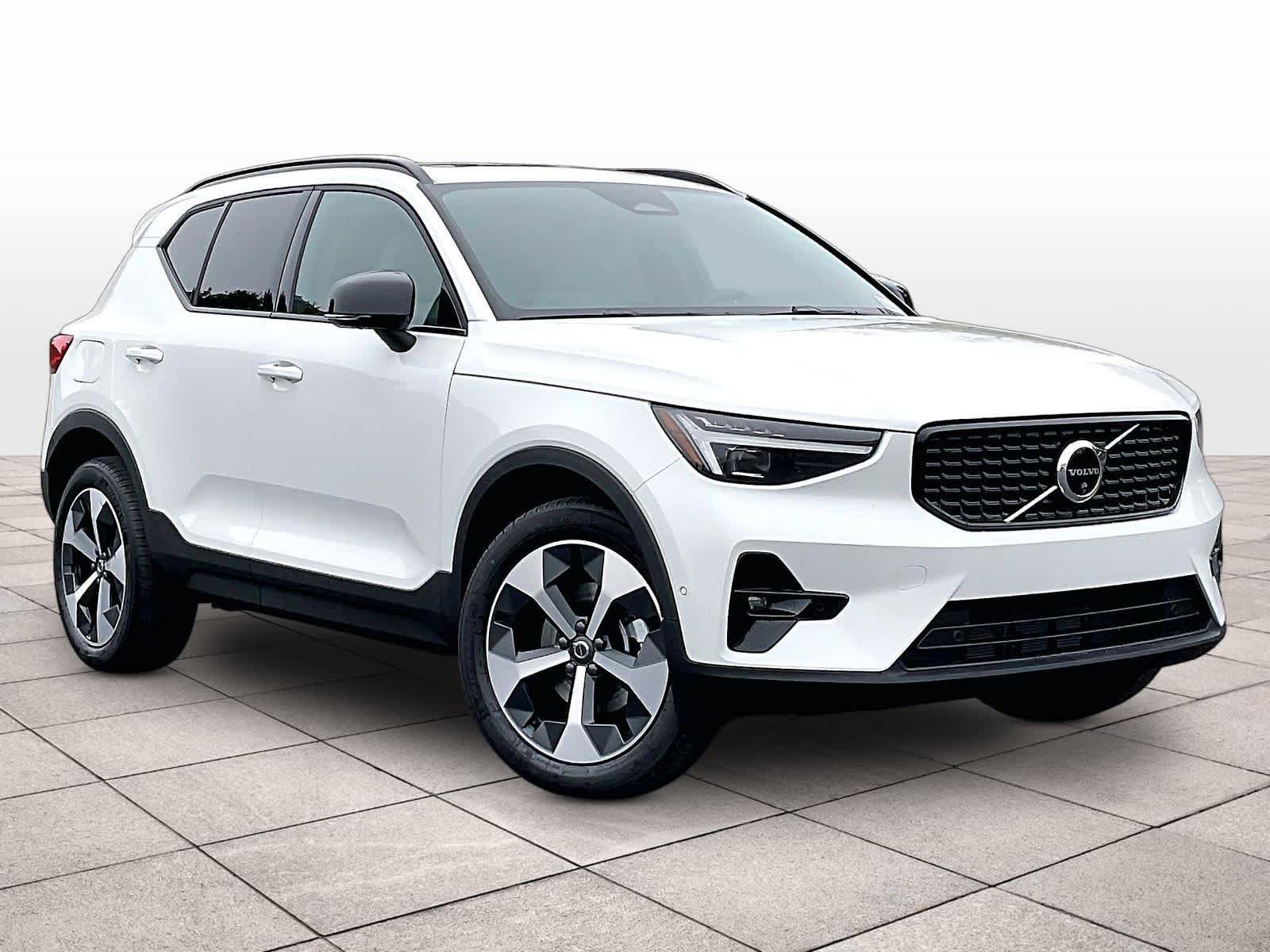 New 2026 Volvo XC40 B5 Plus w/ Protection Package Premier AWD/4WD image 2