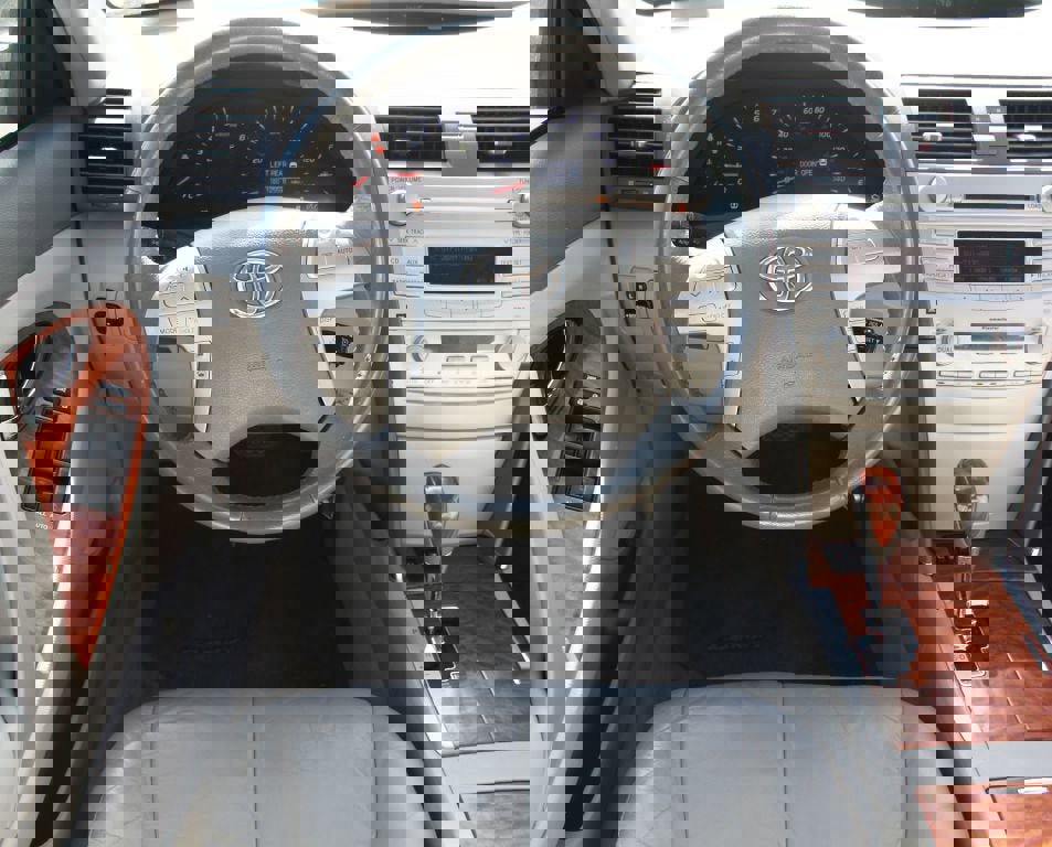 Used 2011 Toyota Camry XLE image 5