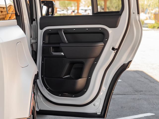 New 2026 Land Rover Defender 110 X-Dynamic SE AWD/4WD image 26