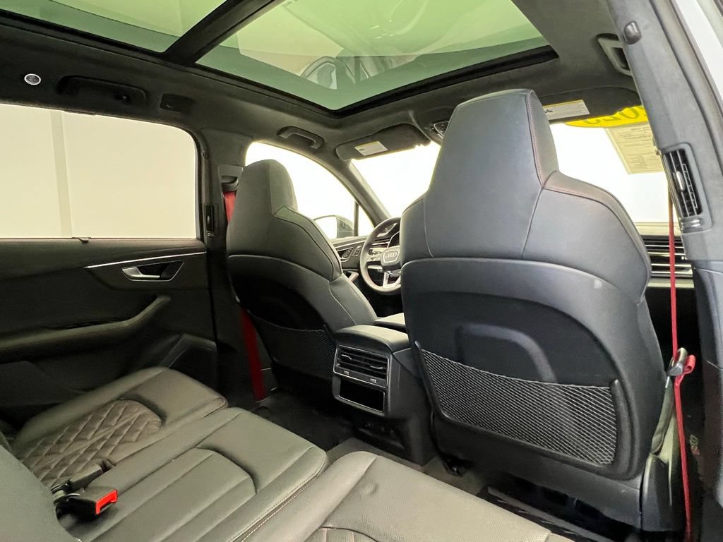 Used 2025 Audi SQ7 Prestige w/ Prestige Package AWD/4WD image 8