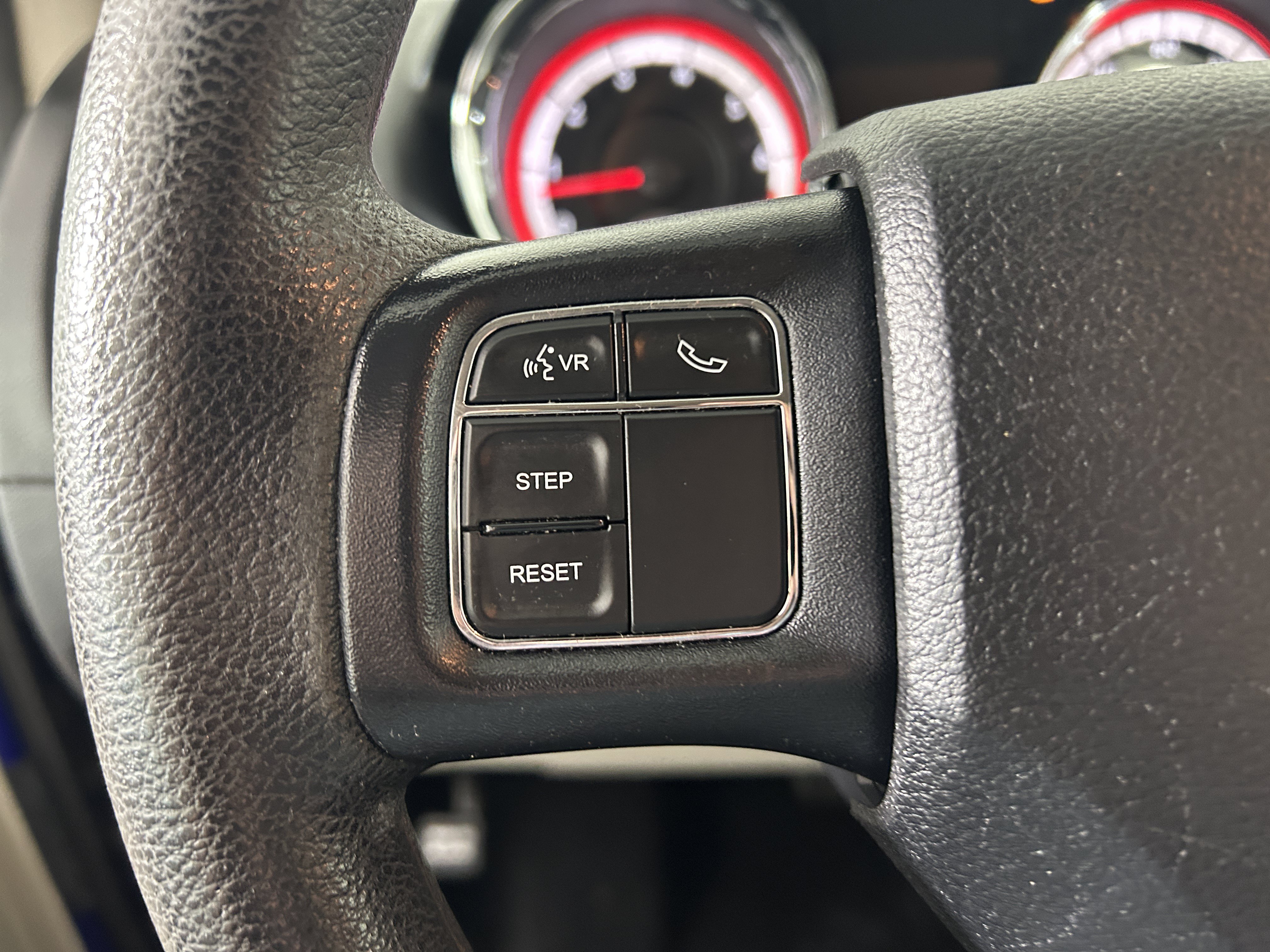 Used 2019 Dodge Grand Caravan SE w/ UConnect Hands-Free Group FWD image 14
