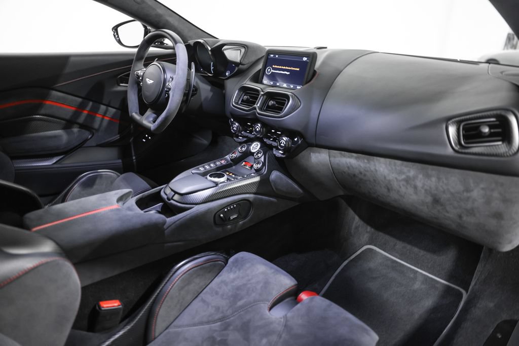 Used 2023 Aston Martin V8 Vantage Coupe RWD image 24