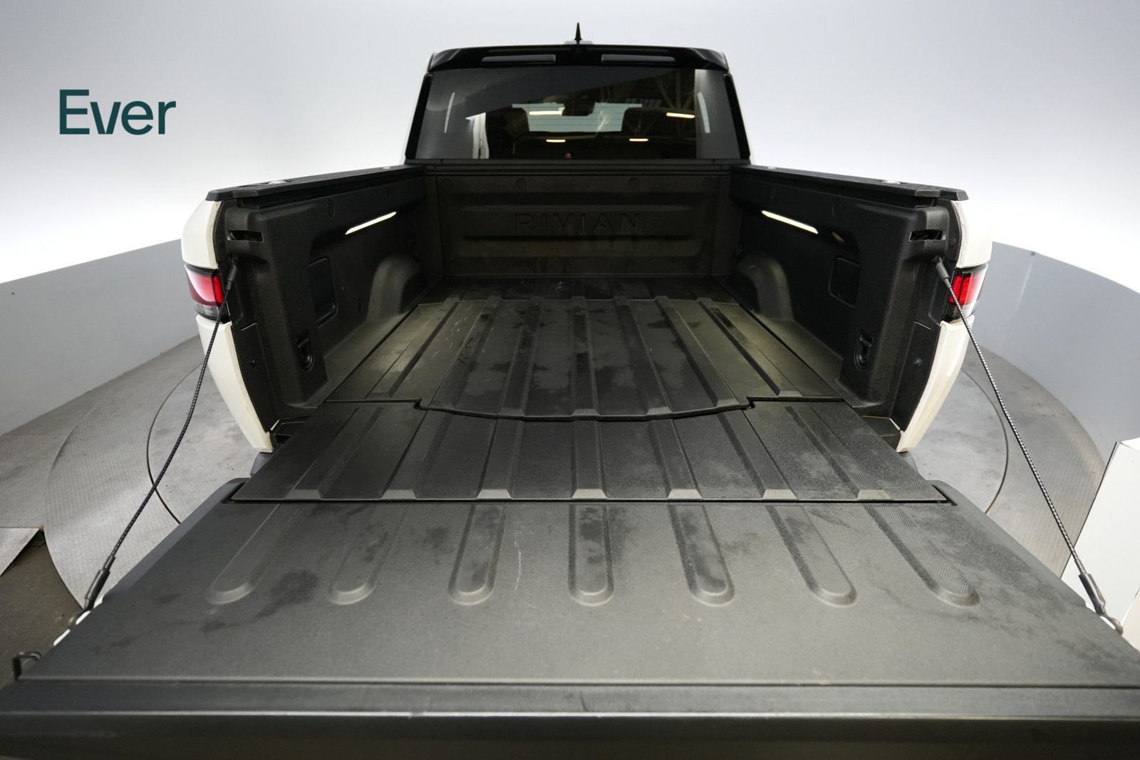 Used 2023 Rivian R1T Adventure Dual AWD/4WD image 8