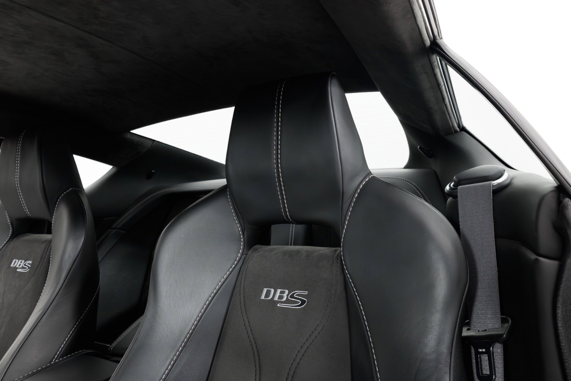 Used 2009 Aston Martin DBS Coupe RWD image 16