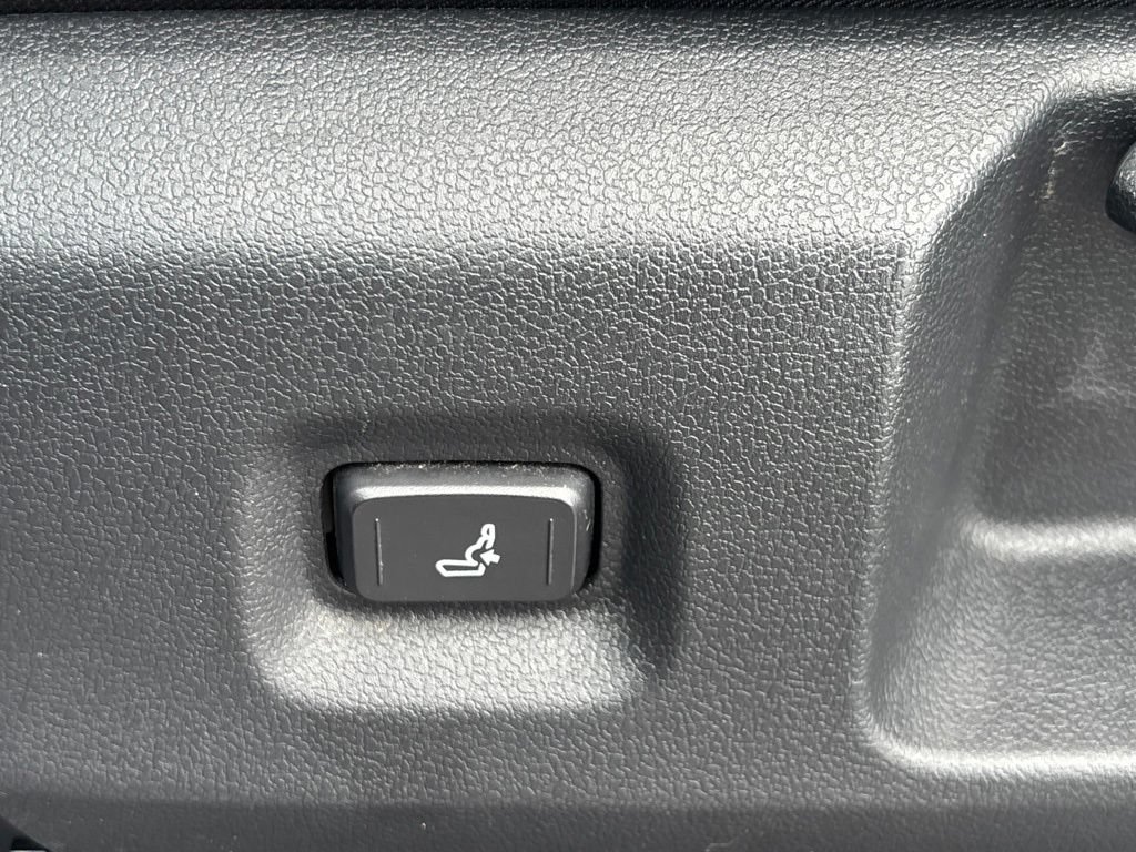 Used 2024 Toyota Tacoma TRD Sport AWD/4WD image 10