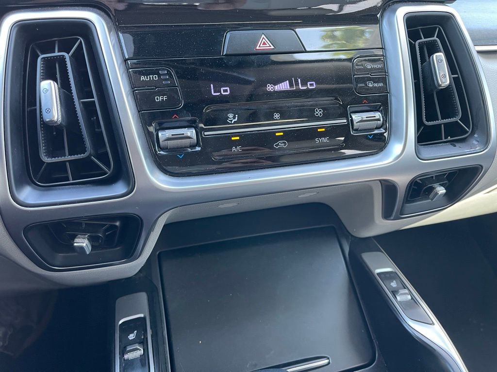 Used 2023 Kia Sorento EX w/ Panoramic Sunroof Package image 11