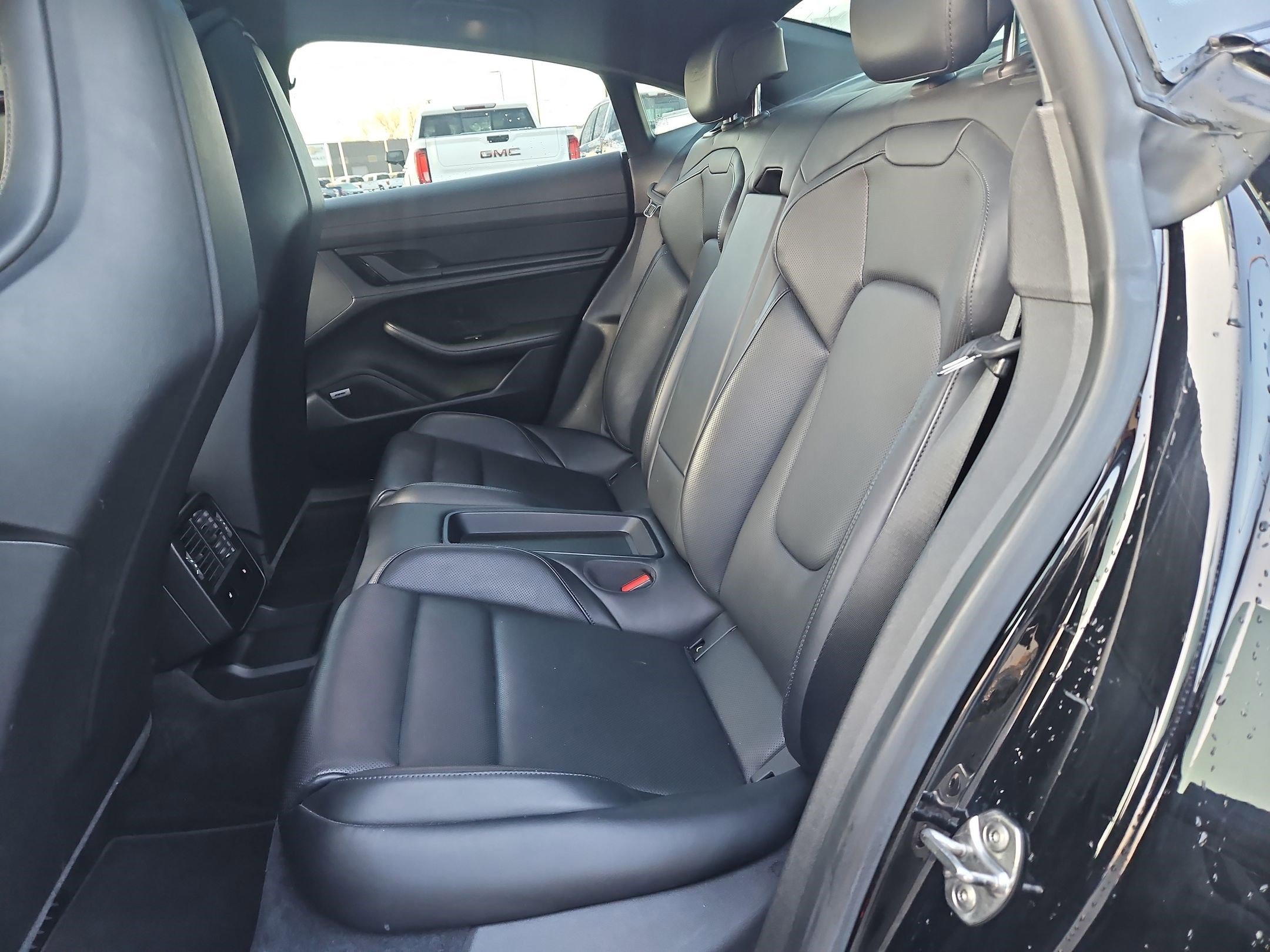 Used 2020 Porsche Taycan Turbo image 30