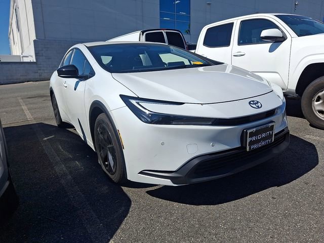 Used 2026 Toyota Prius LE FWD image 5