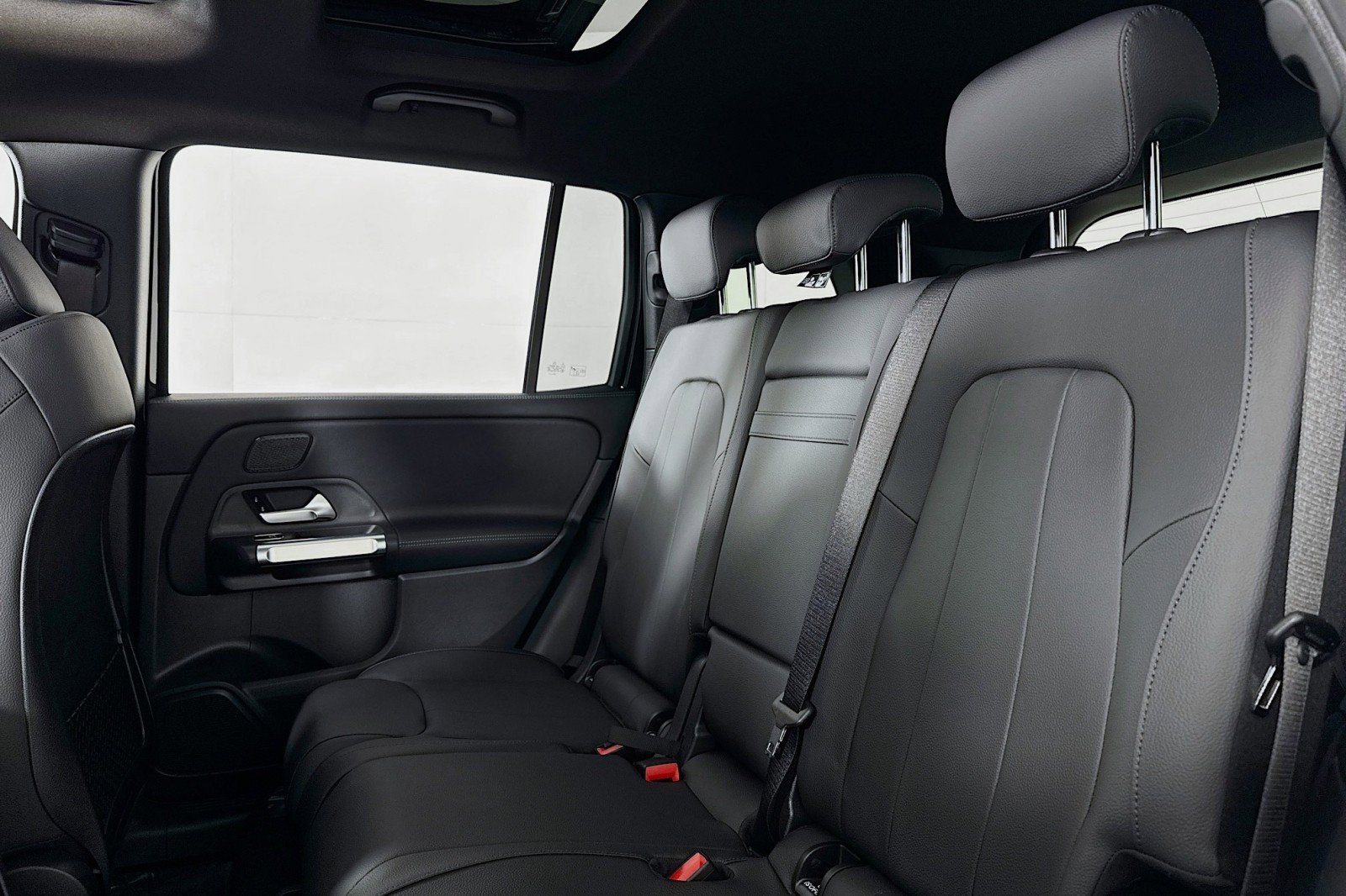 New 2026 Mercedes-Benz GLB 250 image 7