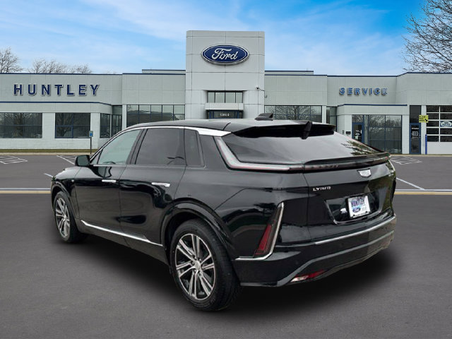Used 2024 Cadillac Lyriq Luxury AWD/4WD image 6