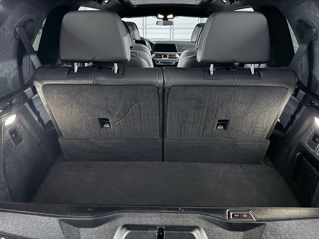 Used 2022 BMW X7 M50i image 61