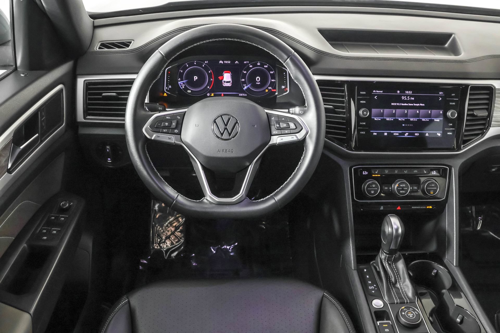 Used 2022 Volkswagen Atlas Cross Sport SE AWD/4WD image 36