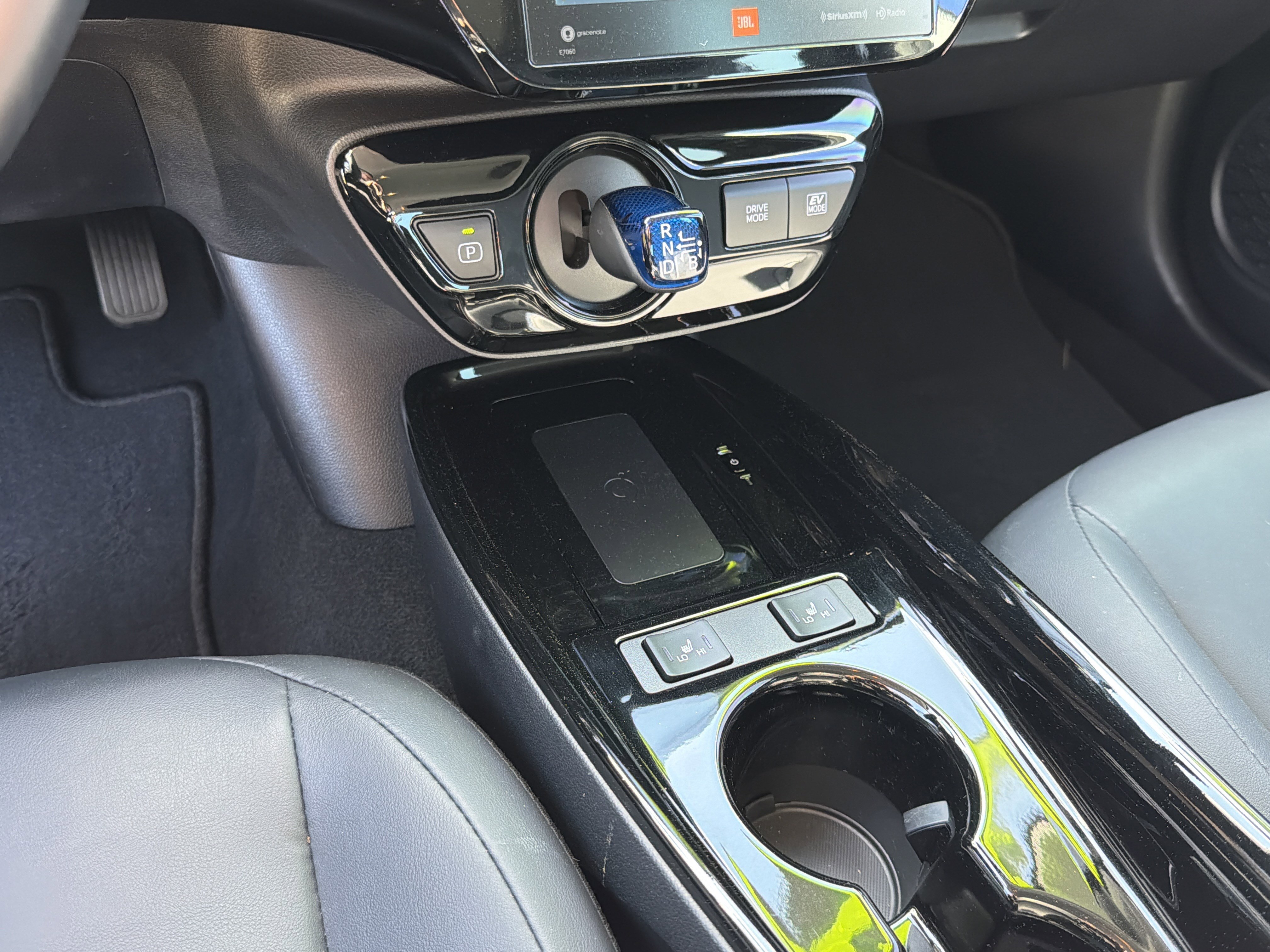 Certified 2022 Toyota Prius Limited image 8