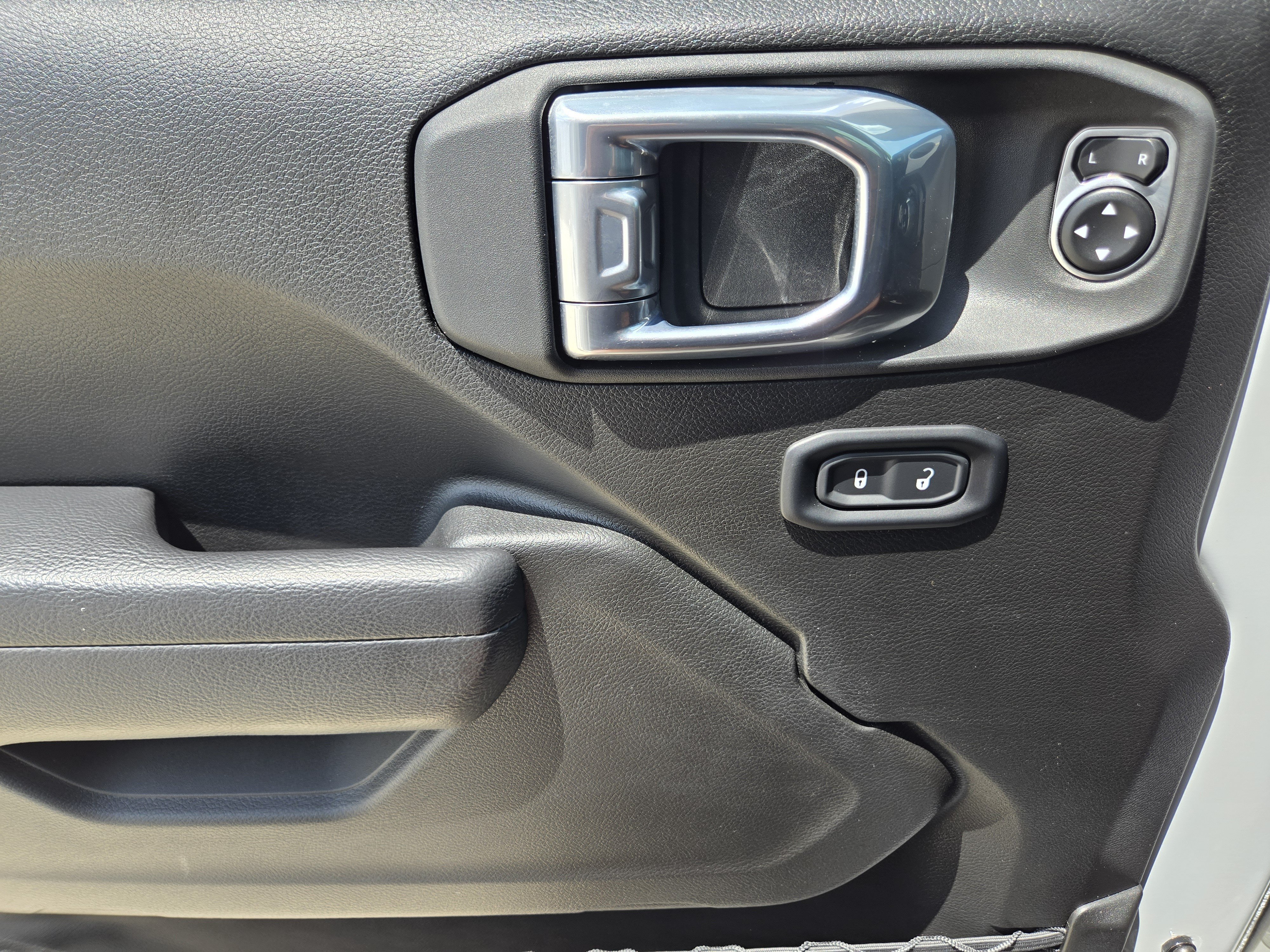 Used 2025 Jeep Gladiator Sport AWD/4WD image 21