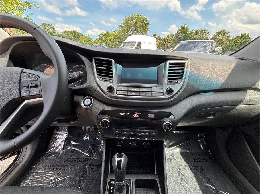 Used 2018 Hyundai Tucson Value FWD image 11