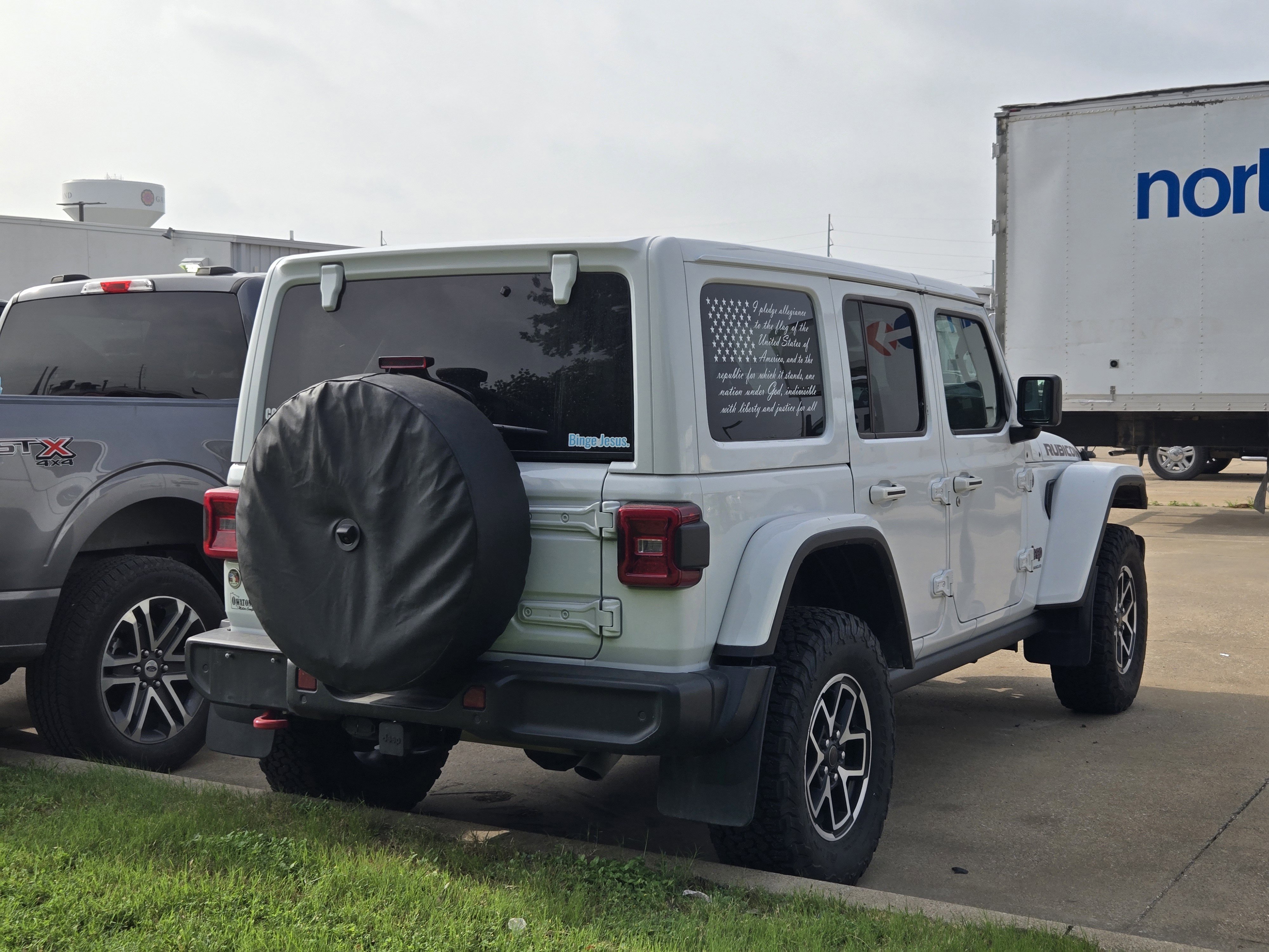 Used 2025 Jeep Wrangler Unlimited Rubicon w/ Safety Group AWD/4WD image 4