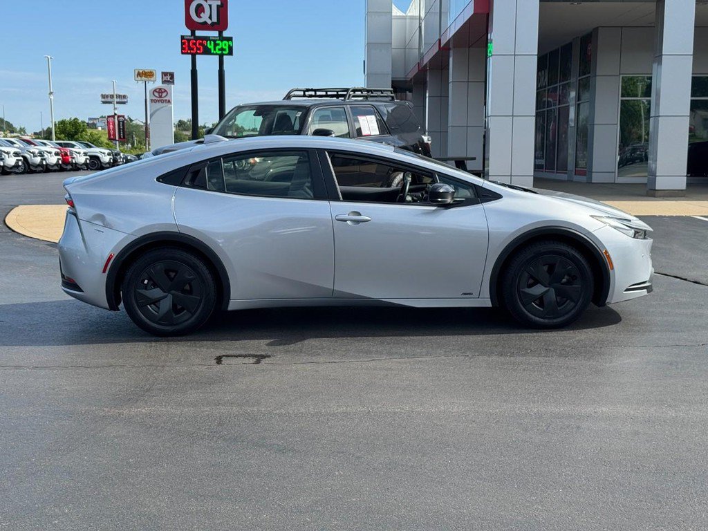 Certified 2023 Toyota Prius LE AWD/4WD image 2