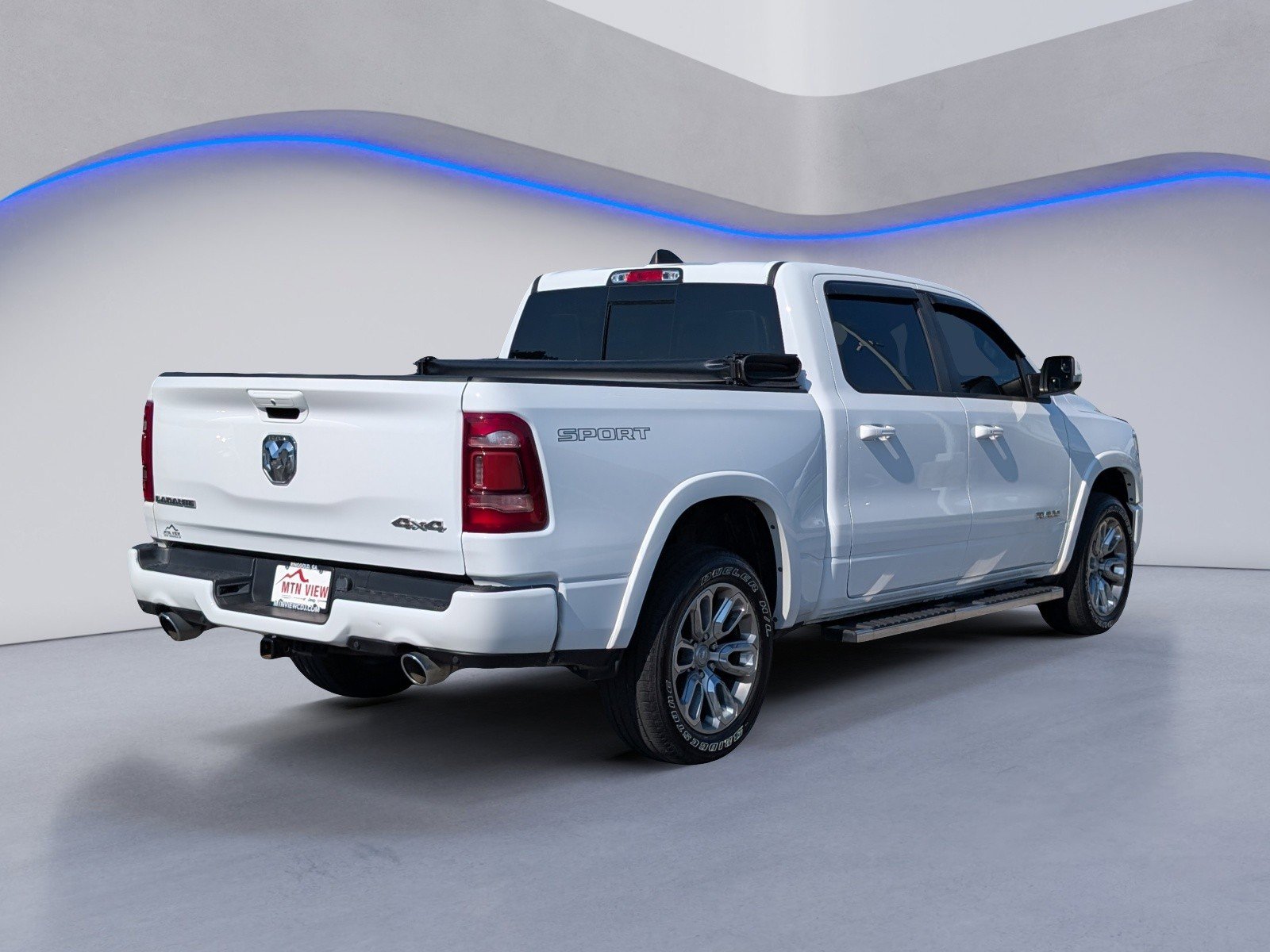 Used 2022 RAM 1500 Laramie w/ Sport Appearance Package image 9