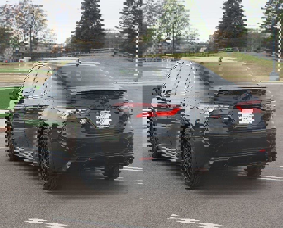 Used 2024 Toyota Camry SE image 15