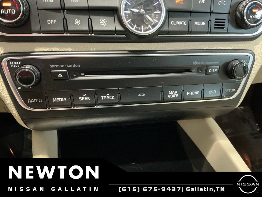 Used 2018 Kia Cadenza Premium w/ Luxury Package FWD image 27