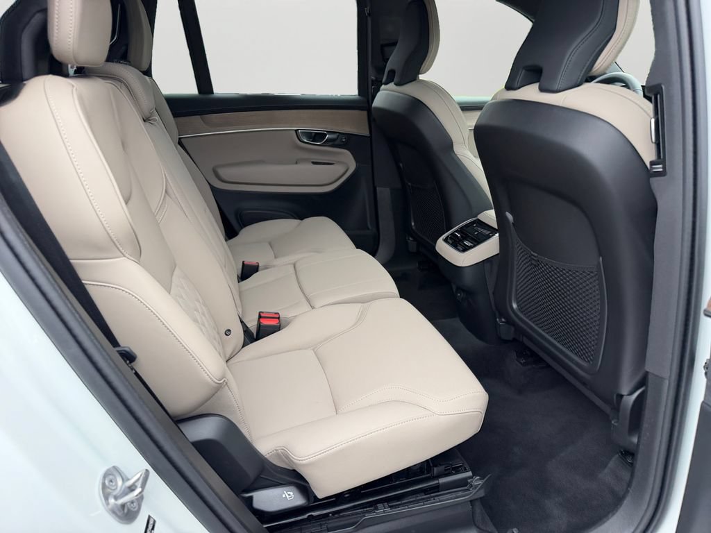 Certified 2026 Volvo XC90 B6 Plus AWD/4WD image 9