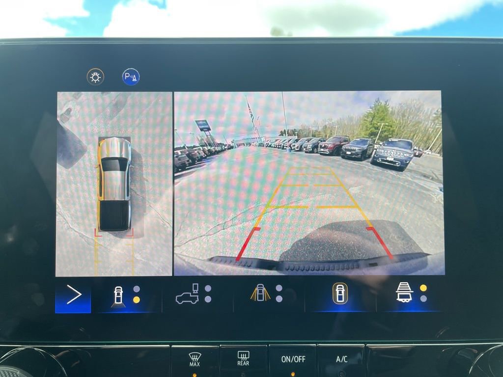 Used 2023 Chevrolet Colorado Trail Boss w/ Technology Package AWD/4WD image 22
