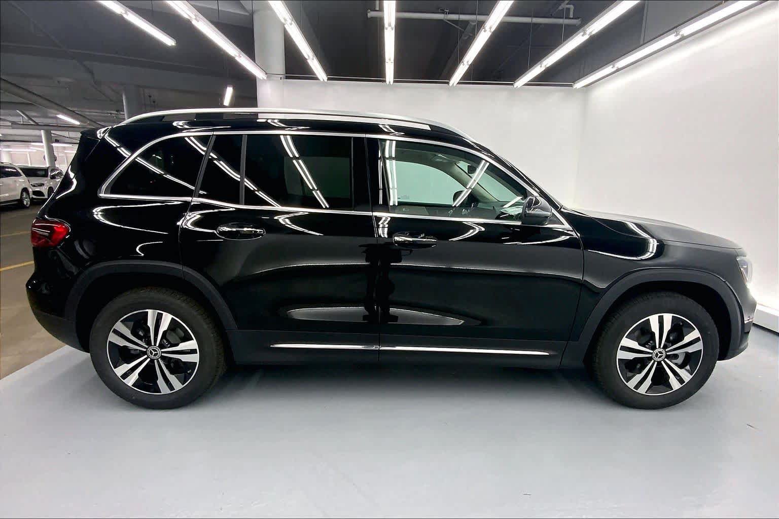 Used 2026 Mercedes-Benz GLB 250 image 8