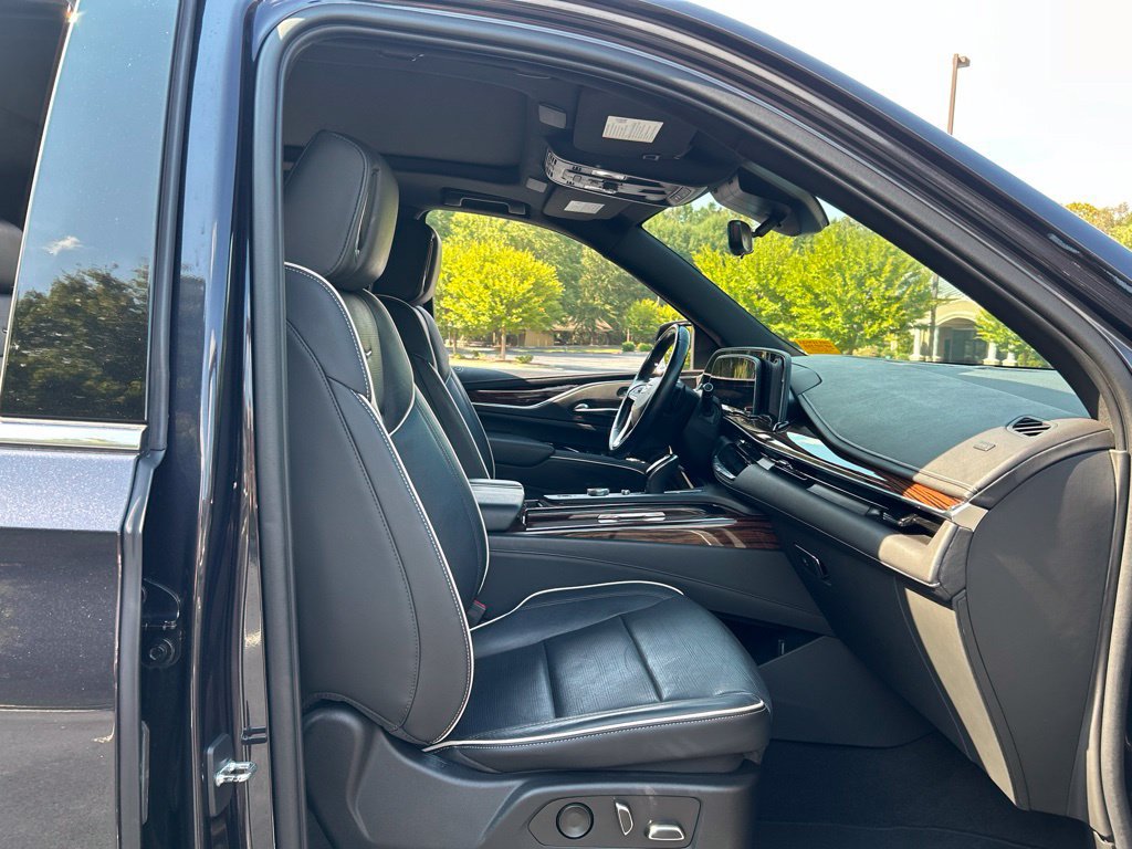 Used 2022 Cadillac Escalade ESV Premium Luxury AWD/4WD image 52