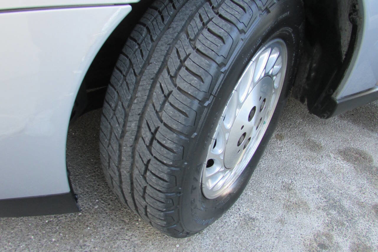 Used 2000 Saturn L-Series LS2 image 11