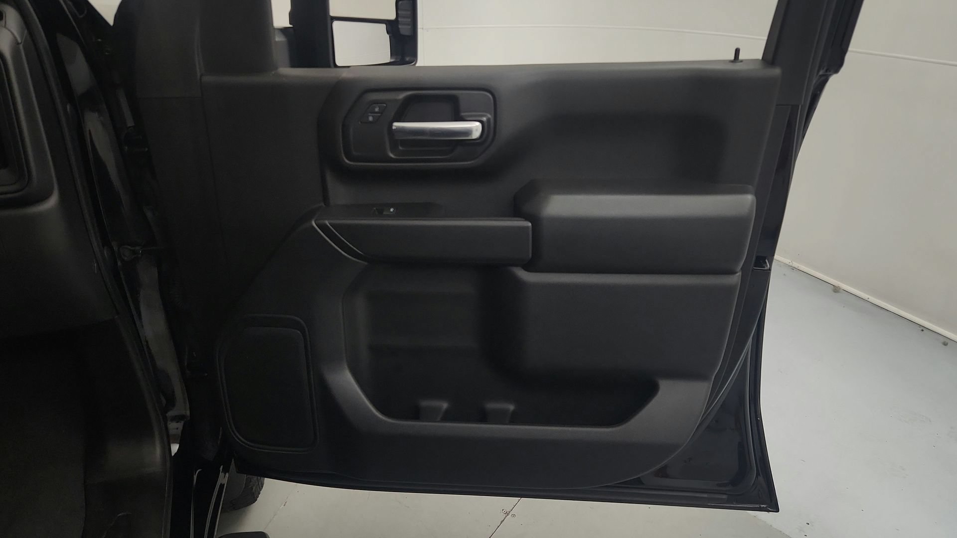 Used 2024 Chevrolet Silverado 2500 Custom w/ Custom Convenience Package AWD/4WD image 28