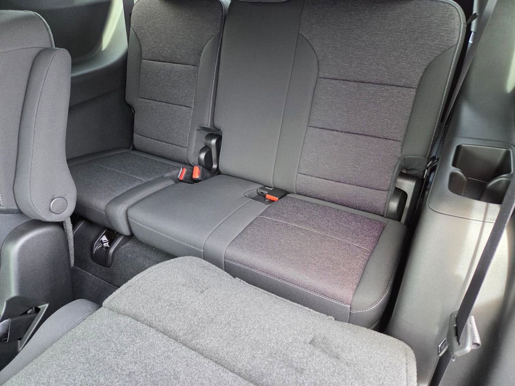 New 2026 Chevrolet Traverse LT w/ Driver Confidence Package FWD image 8