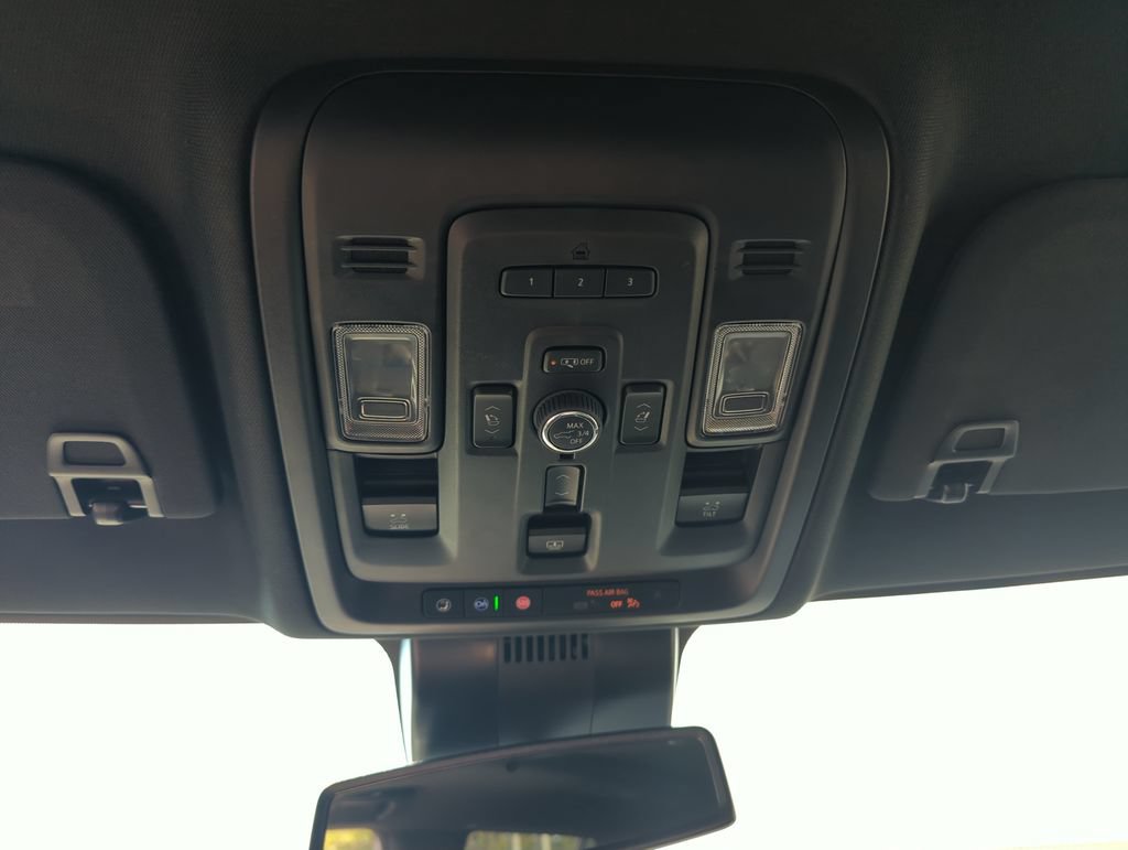 Used 2024 GMC Yukon Denali AWD/4WD image 25