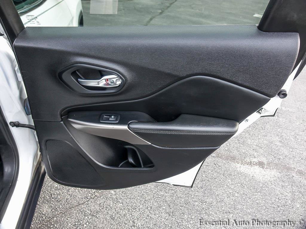 Used 2022 Jeep Cherokee Latitude Lux w/ Mopar Interior Package image 23