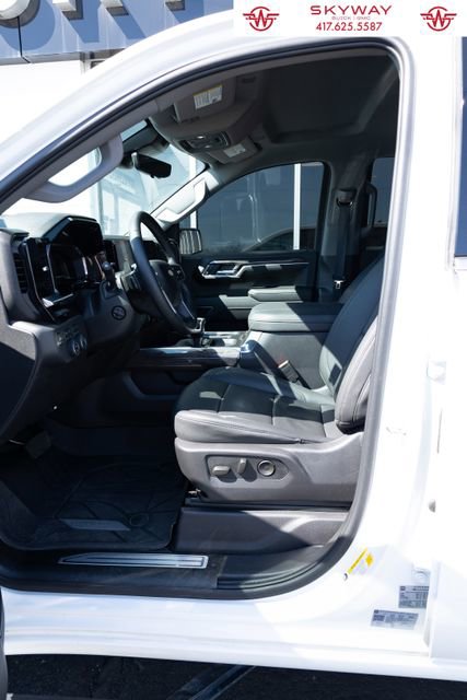 Used 2024 Chevrolet Silverado 1500 LTZ w/ Technology Package image 23