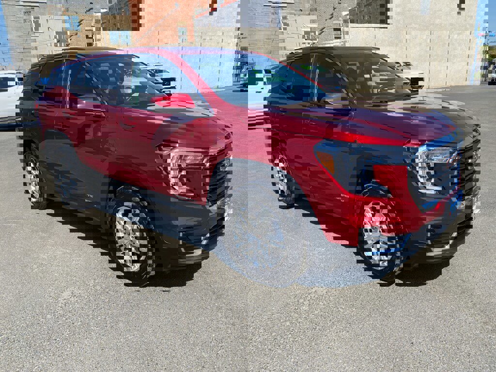 Used 2024 GMC Terrain SLE image 9