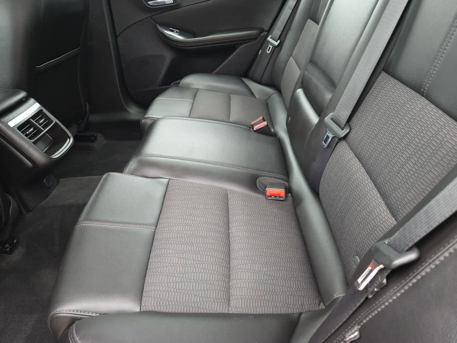 Used 2017 Chevrolet Impala LT FWD image 17