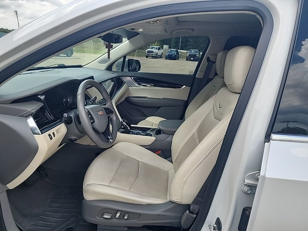 Used 2022 Cadillac XT6 Premium Luxury image 8