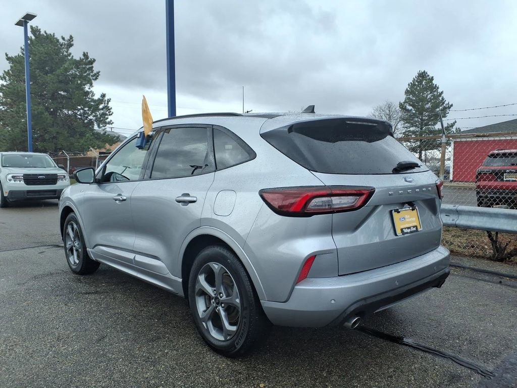 Certified 2024 Ford Escape ST-Line w/ Tech Pack #1 FWD image 9
