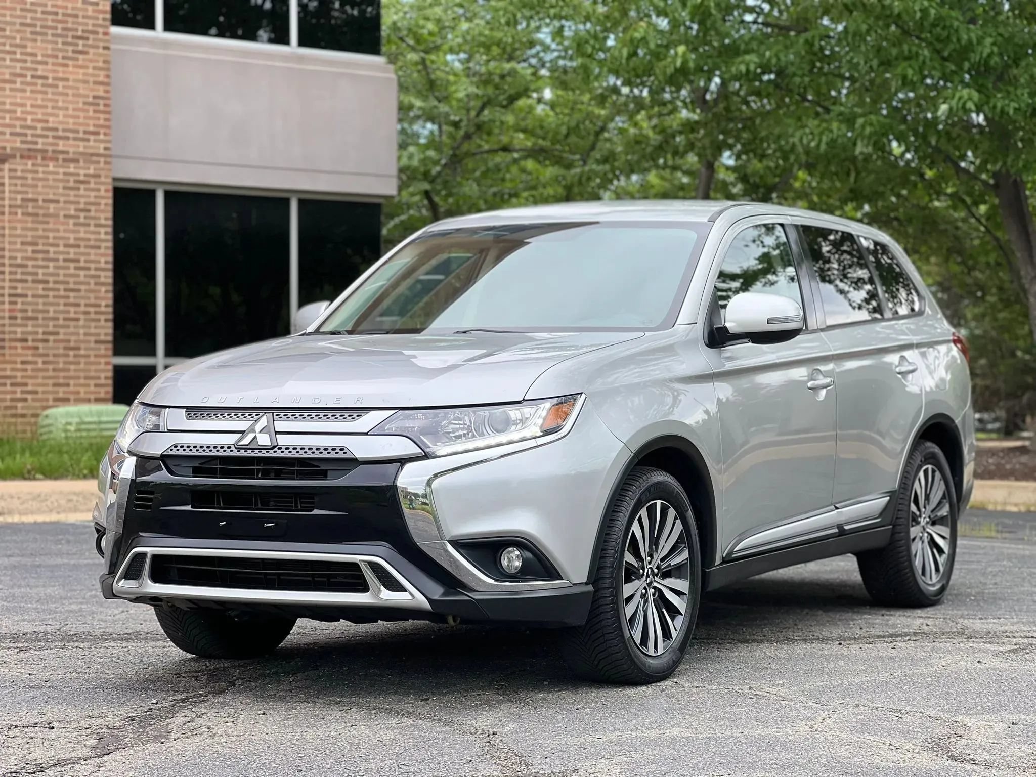 Used 2019 Mitsubishi Outlander SE