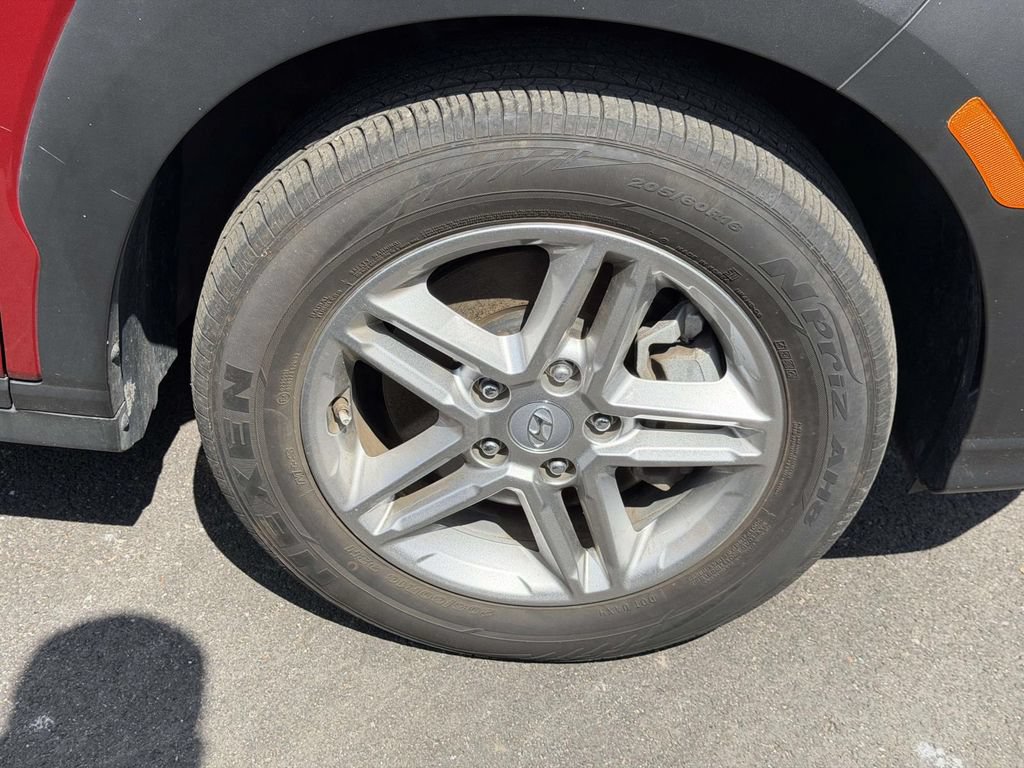 Certified 2023 Hyundai Kona SE AWD/4WD image 9