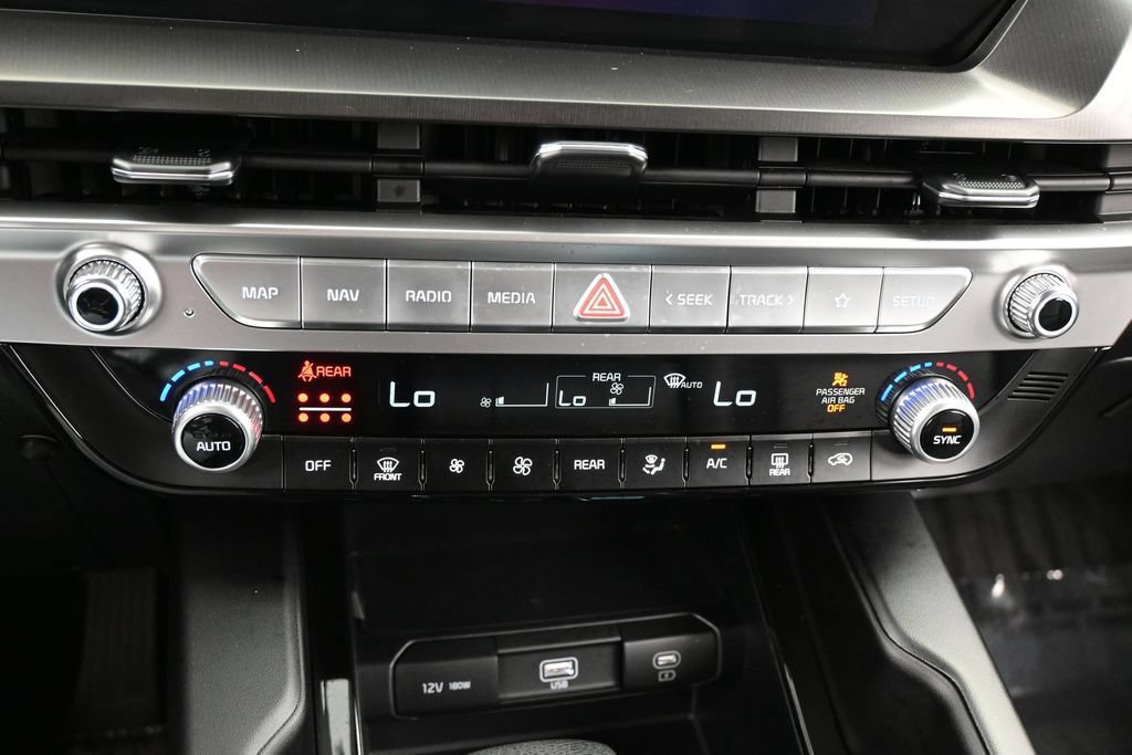 Used 2025 Kia Telluride LX FWD image 21