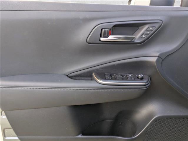 Used 2023 Toyota Crown Limited image 11