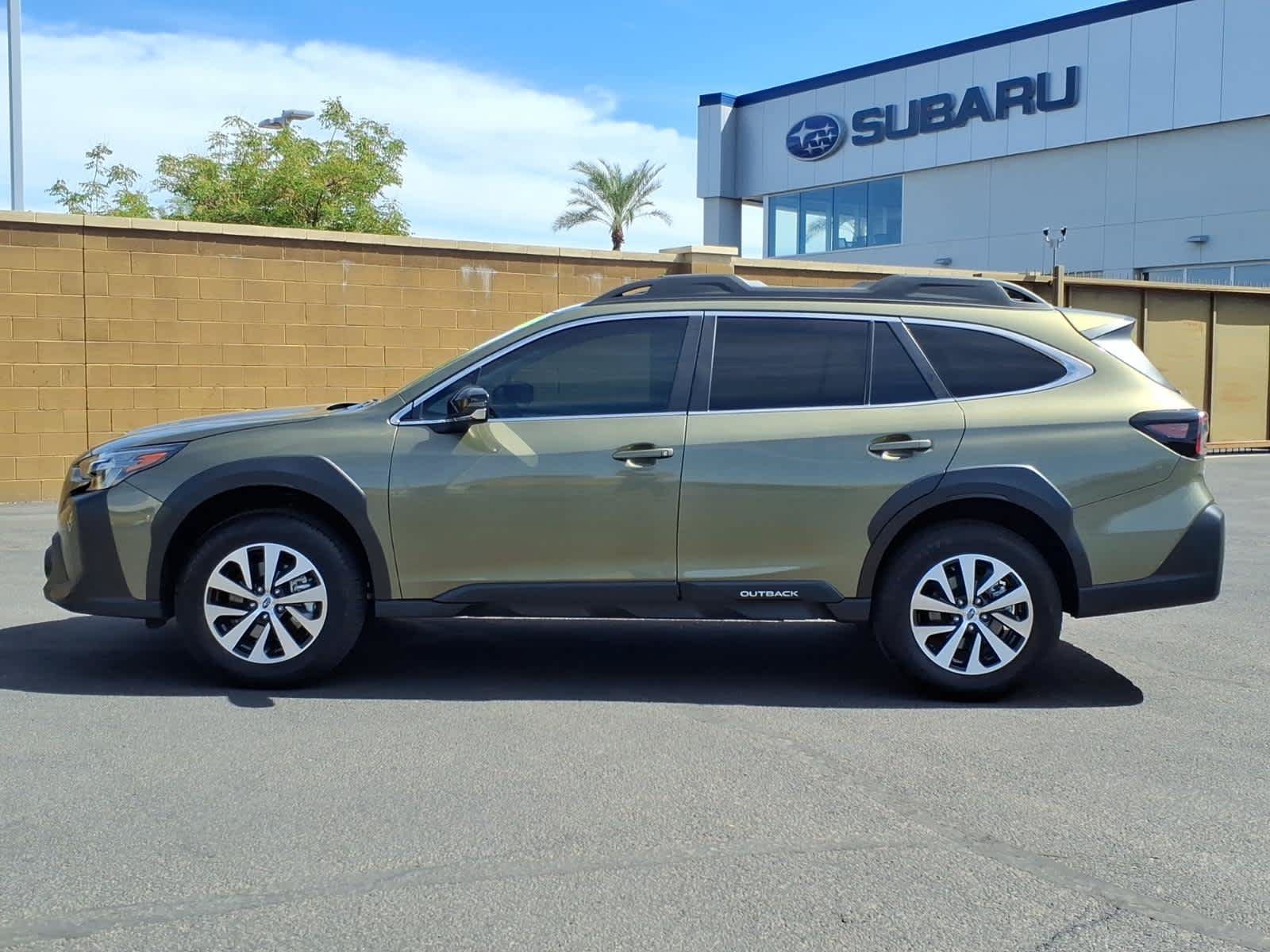 Certified 2025 Subaru Outback Premium w/ Popular Package #1A AWD/4WD image 4