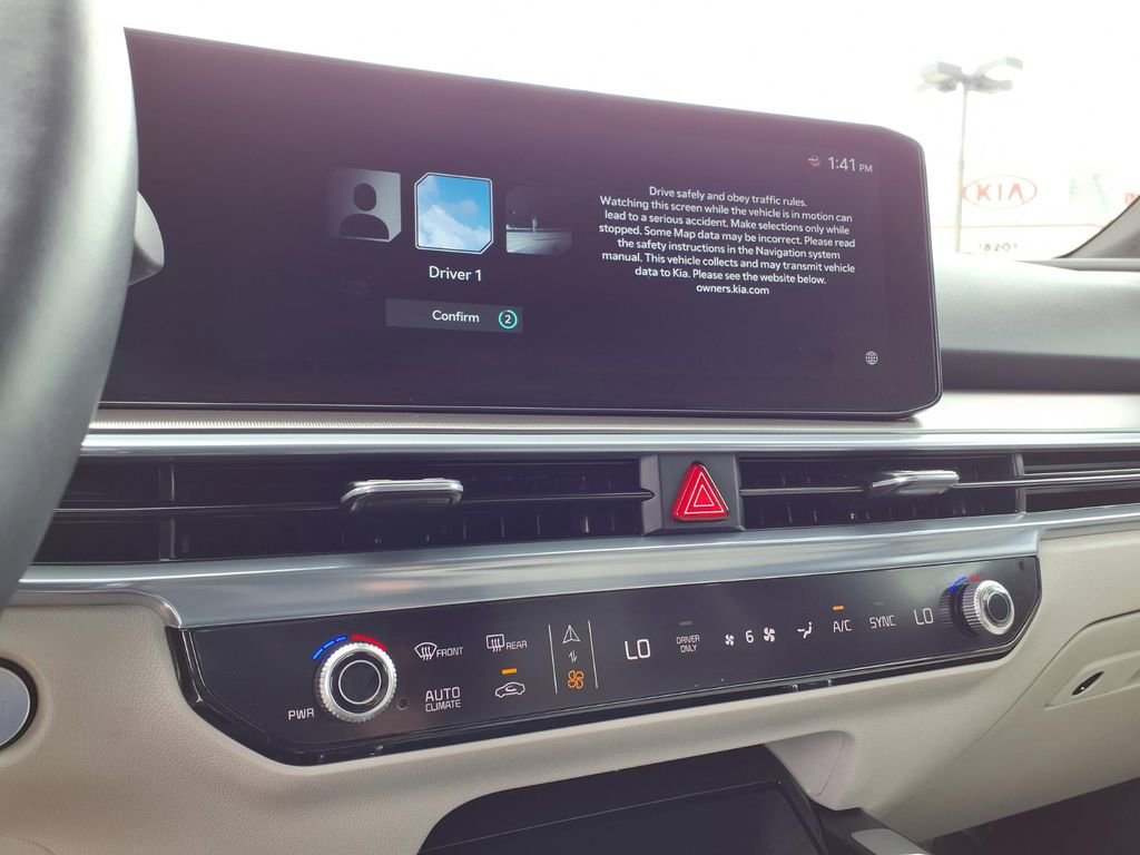 Certified 2025 Kia Sorento SX Prestige AWD/4WD image 17